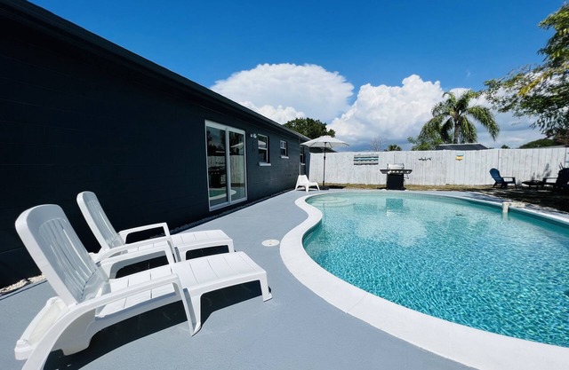 Private Pool Villa 15 minutes from the Beach