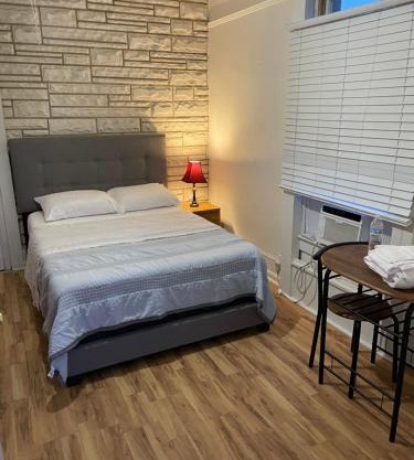 Private Room #1 on Taylor