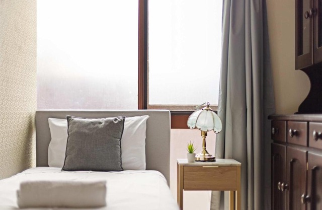 Private Single Room - Centrally Located at Milperra - Shared Bathroom