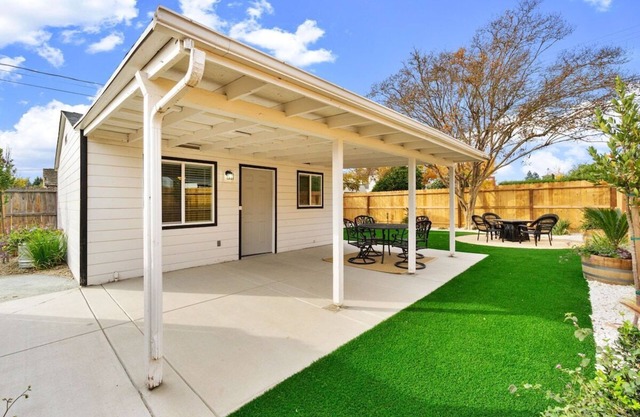 Private Studio/Guest House