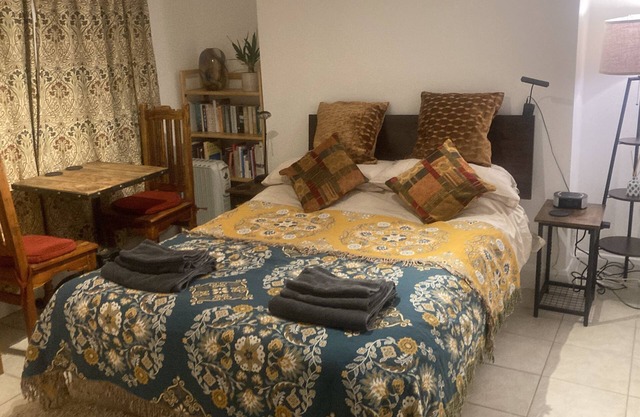 Private studio in vibrant Angel, Islington, zone 1
