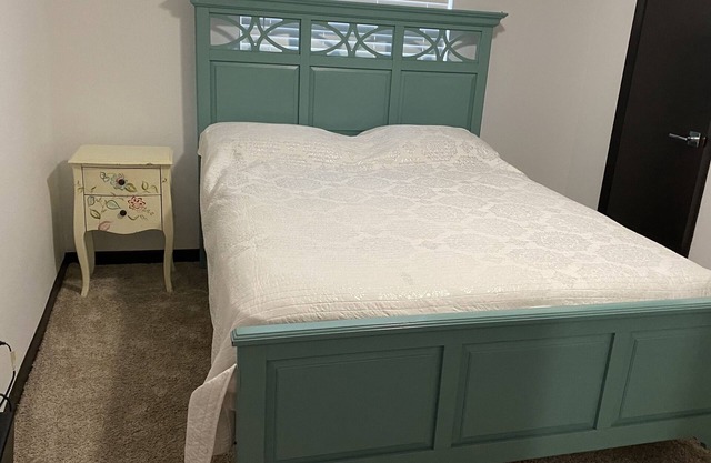 PRIVATE STUDIO - PRIVATE ENTRANCE, NEAR THE BEACH! PETS OKAY!