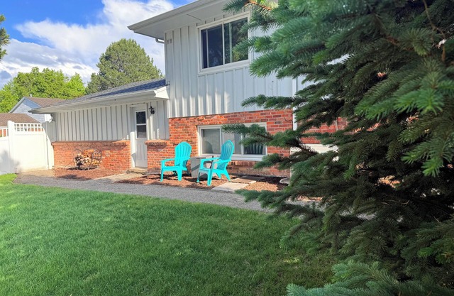 Private Suite in Aurora Hills