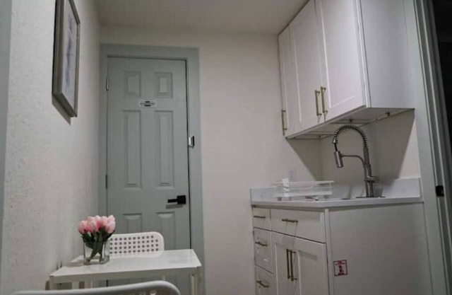 Private Suite in Federal Way