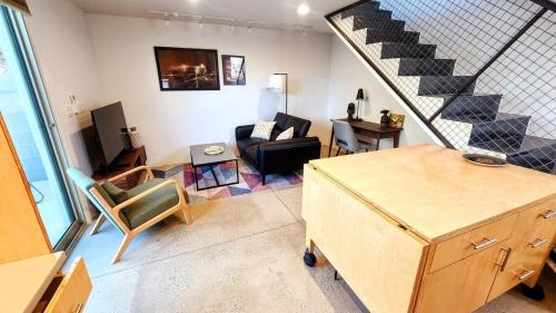 Private Townhome Haven in Downtown