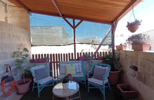 Private tranquil apartment in a house of character close to beautiful Mdina