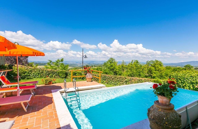 Private Villa with A/C, private pool, WIFI, TV, patio, pets allowed, panoramic view, parking