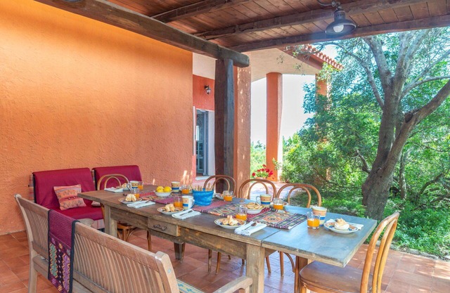 Private Villa with A/C, WIFI, private pool, TV, terrace, pets allowed, panoramic view, parking