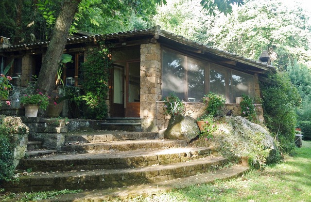 Private Villa with pool set in the nature