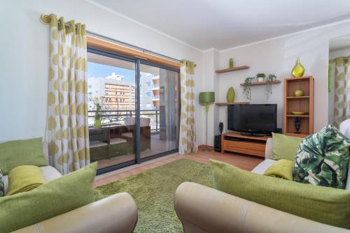 Privilege Apartment Deborah with Rooftop Pool, Village Marina - Olhão