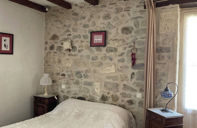 Proche de Toutes Commodités. Idéalement Situé, Près Davignon, Arles et Nimes