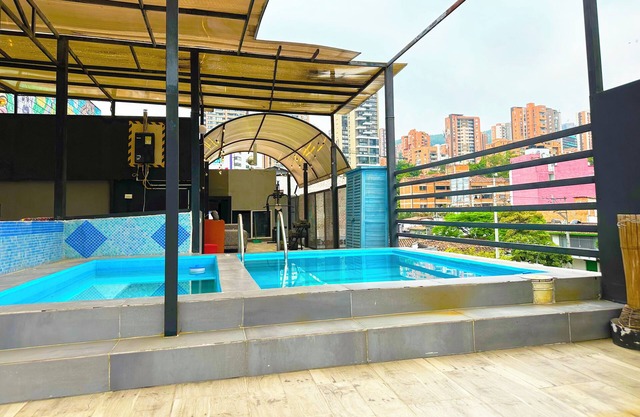 $ PROMO $ Big Rooftop Apt 10 BDRM w/Pool @Poblado