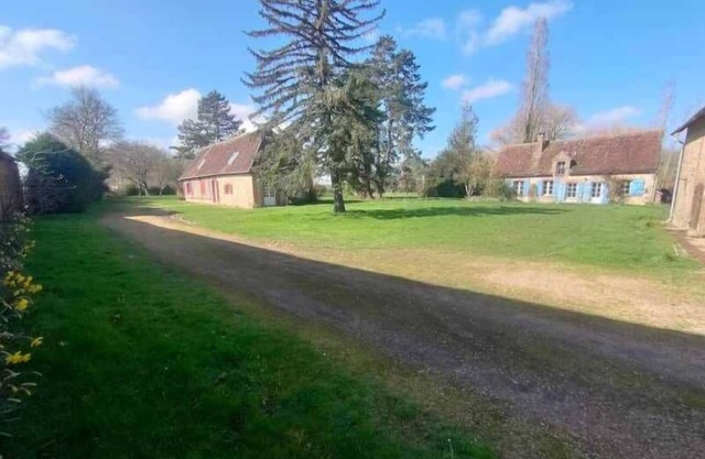 Property with two houses/sleeps 24