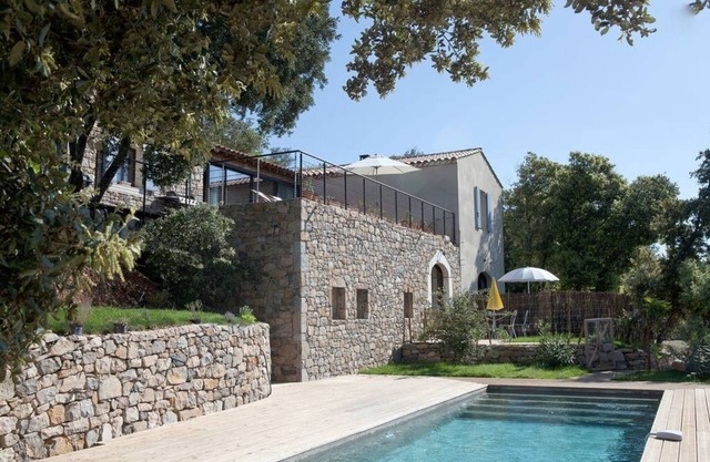 property 15 pers stone lime wood salt pool, exceptional view