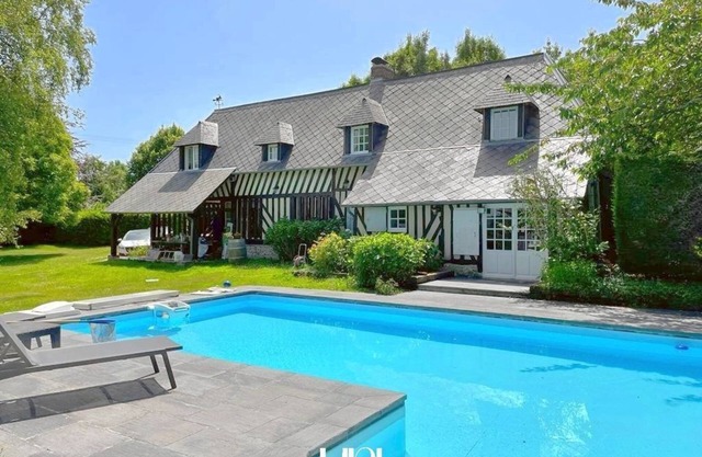 Property 20km from Deauville: 2 holiday homes, a leisure room