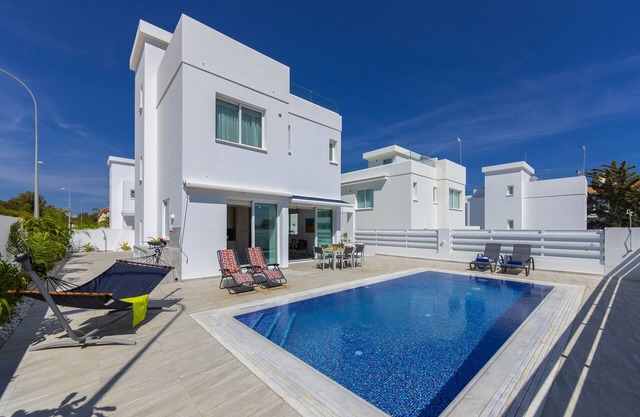 Protaras Villa Araella Near The Centre
