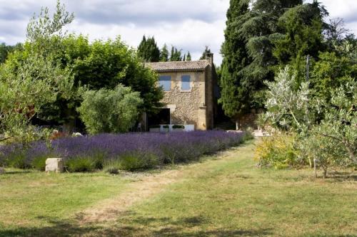 provencal farm house with heated pool located to salon de provence, 12 people
