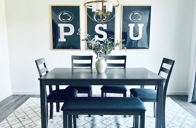 PSU 1 King-2 Queens-5 TV's-Game Rm-3.5M to PSU-Shuttle for Game Day