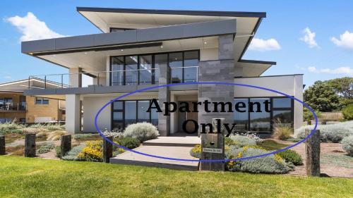 Puesta de Sol Apartment by Wine Coast Holidays