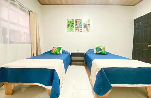 Pura vida apartment. 5 min from airport
