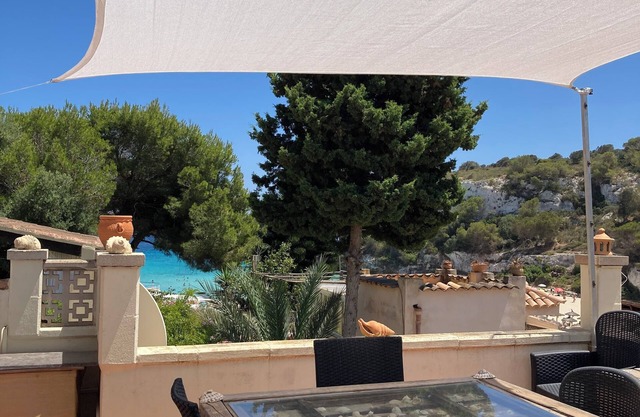Pure beach feeling - Casa Caracol is located directly on the beach of Cala Romantica