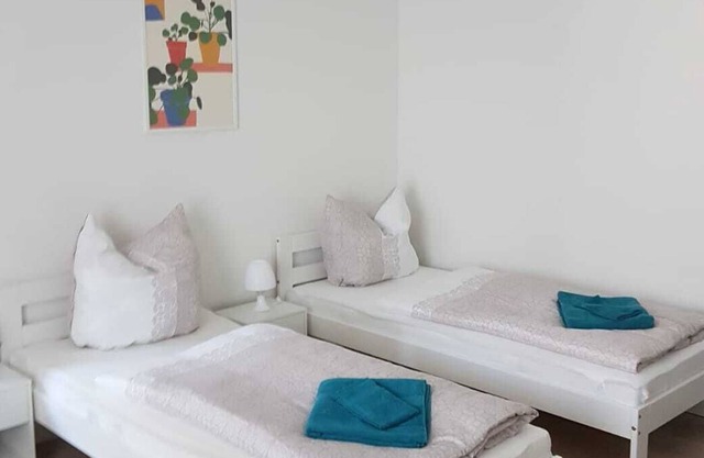 Pure relaxation in Canow