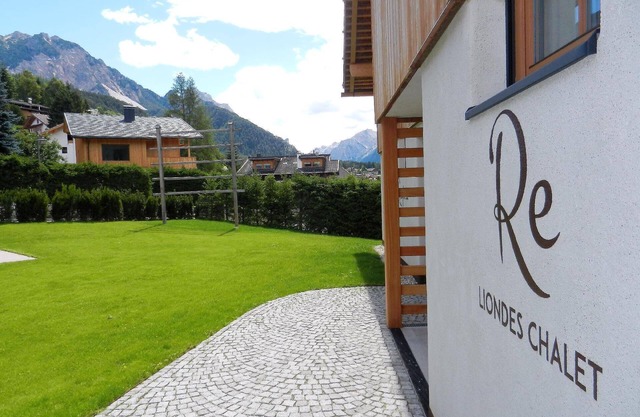 Pure relaxation in a holiday home for six adults with a private spa area