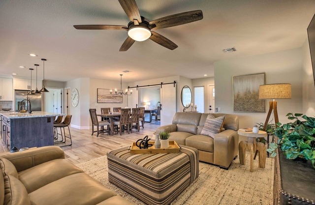 Putting Green, Community Perks: Sun City West Home