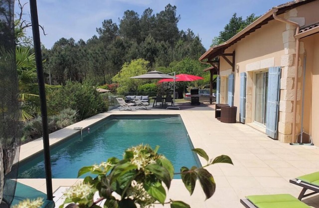 Pyraine, Nature et Piscine