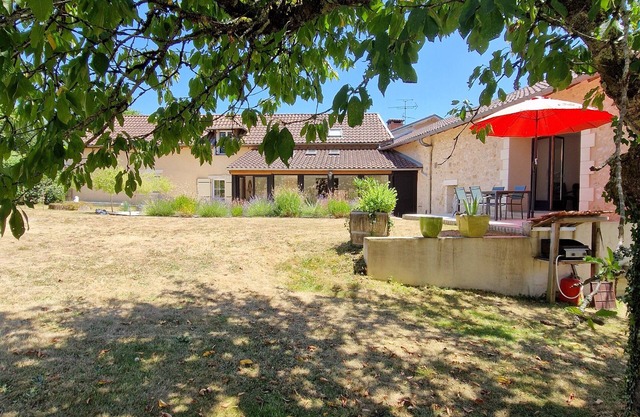 Quiet country house in the Dordogne