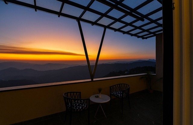 Q' Nest Hotel Cloud End Lansdowne