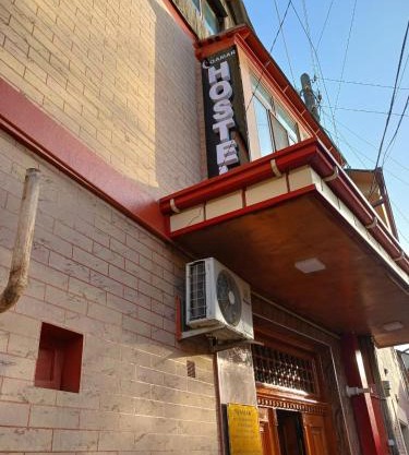 QAMAR family guest house