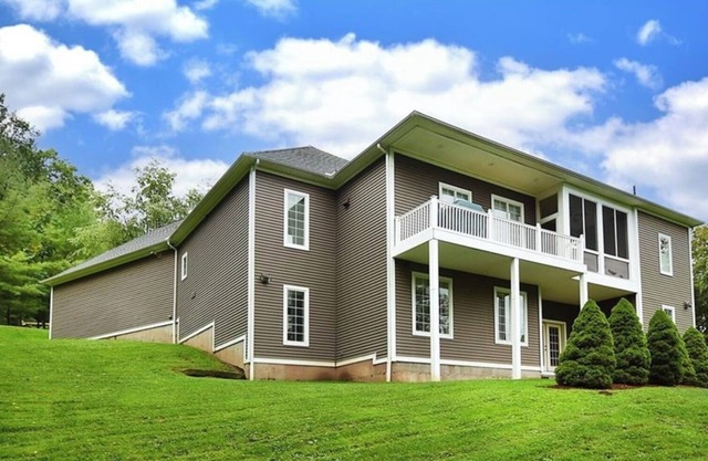 Quaint and Quiet 2 Bed / 1 Bath