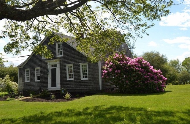 Quaint antique island home