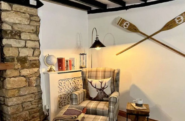 Quaint & cosy 3-bed cottage in the Cotswolds