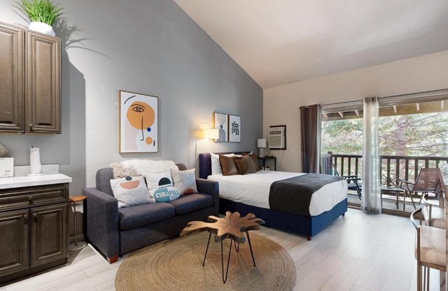 Quaint Prospector Lodge Studio #729