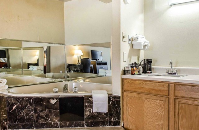 Quality Inn & Suites York East