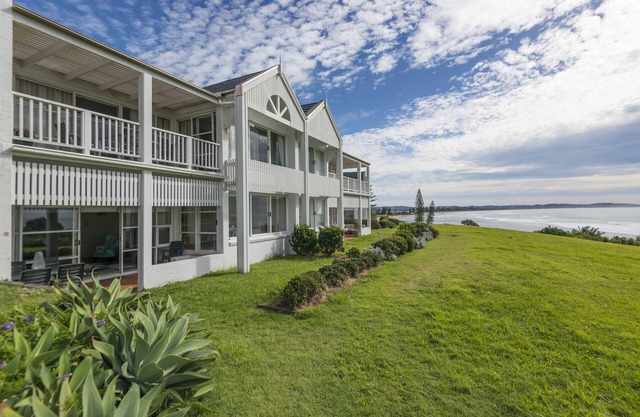 Quarterdeck 18 - Spectacular Ocean Views with Wifi