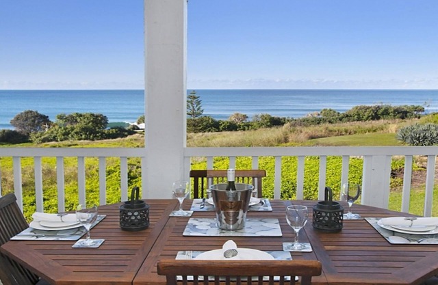 Quarterdeck 23 - Ocean View Apartment with Wifi