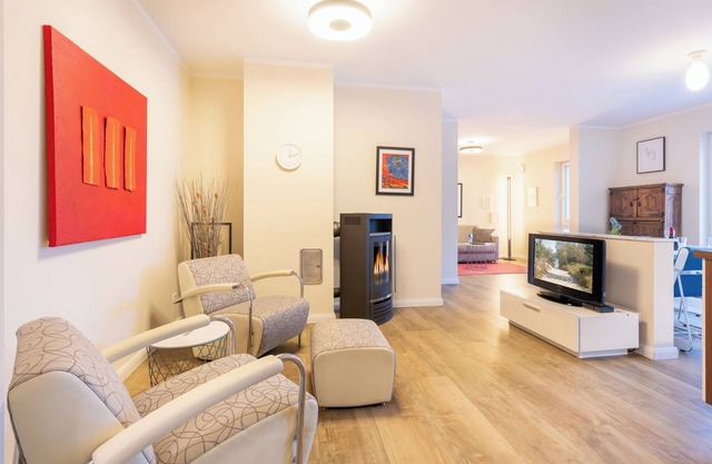 Quartier Görmitz 36 - Picasso - modern apartment with fireplace