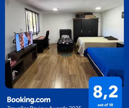 Quarto Grande Com Banheiro Privativo em OP