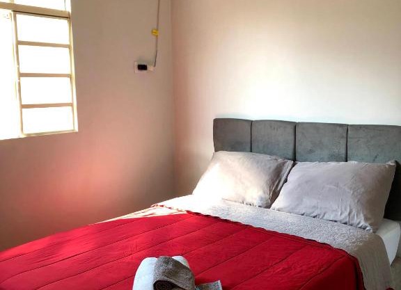 Quarto Privado em residência no Coração de Foz - casa e banheiro compartilhado