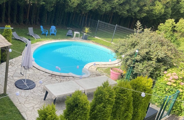 Quiet 14p gite ideal for families with heated swimming pool