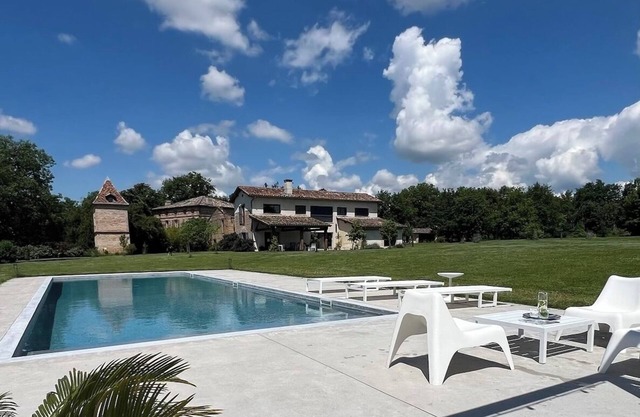 Quiet architect-designed house with swimming pool, spa&trampoline 5ha 30 min Toulouse and Albi