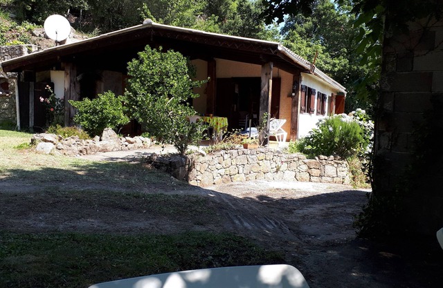 Quiet chalet, between sea and mountain