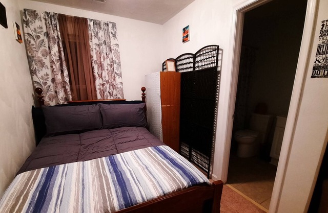 Quiet, Clean and Cozy Private Suite