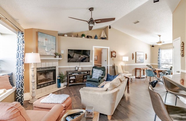 Quiet Cottage by UWF & West Fl Hospital