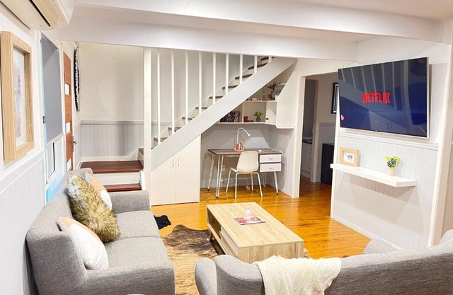 Quiet, cozy and calm 3 bedroom house.