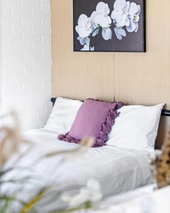 Quiet Crescent Stay in Liverpool - Comfortable Double Room - Shared Bathroom