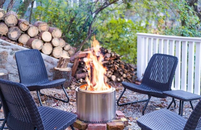 Quiet Delight w/Firepit & Grill 5 Min to TN Aquarium